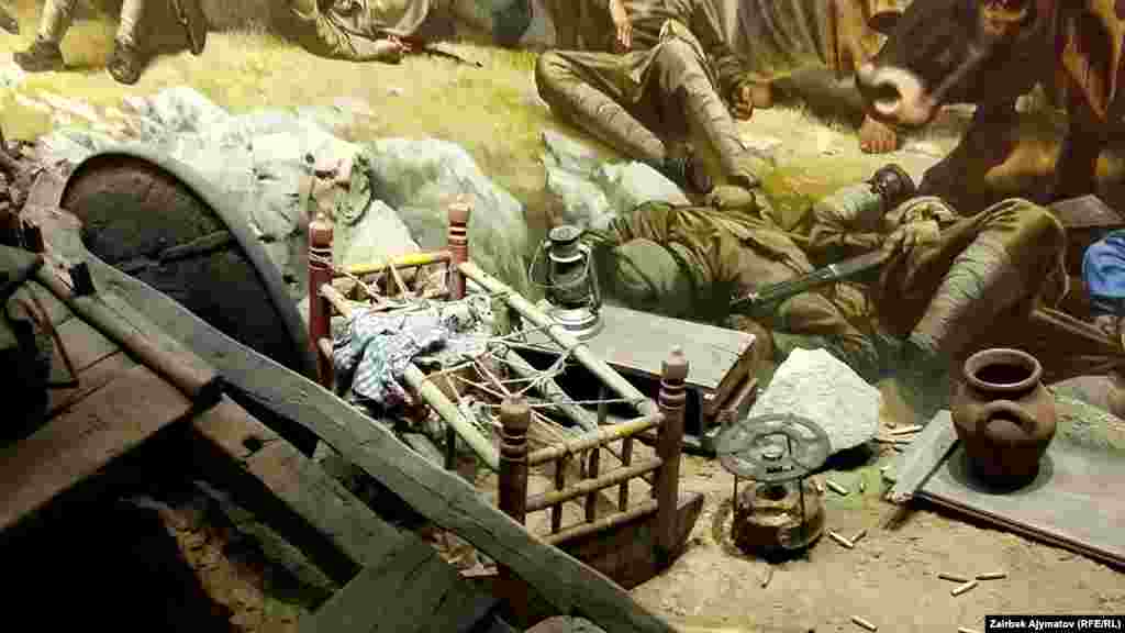 Мустафа Кемал эли үчүн жан дилинен кызмат кылып келгендиктен, калктын сый-урматына татый алган. Ал 1938-жылдын 10-ноябрда 56 жаш курагында дүйнөдөн кайткан. Кемалдын мавзолейин курууга алгачкы ташты коюу иш-чарасы алты жылдан кийин, 1944-жылы башталып, курулуш 1953-жылы аяктаган.