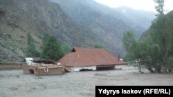 Сели в Араванском районе. 10 июля 2017 года.