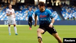 СМИ критикуют грузинского футболиста Хвичу Кварацхелия за одну из худших его игр