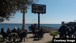 Одни в обществе воспринимали публичный обмен репликами обоих финалистов президентской гонки как должное, другие испытывали чувство неловкости за происходившее