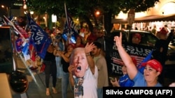 Pristalice bivšeg američkog predsjednika i republikanskog predsjedničkog kandidata Donalda Trumpa slave u Majamiju na Floridi 5. novembra 2024.