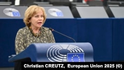 რასა იუკნევიჩიენე: „მოხდა [რეზოლუციის ტექსტის] განახლება, რათა ავსახოთ უახლესი მოვლენები".