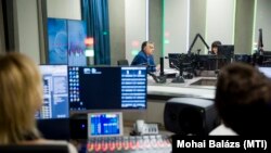 Orbán Viktor miniszterelnök interjút ad a Jó reggelt, Magyarország! című műsorban Nagy Katalin műsorvezetőnek a Kossuth rádió stúdiójában 2018. november 23-án 