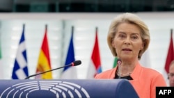 Președinta Comisiei Europene în timpul dezbaterii moțiunii de cenzură în Parlamentul European. 7 iulie 2025. 