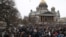 Исаакий соборын қоршап алған наразылар. Санкт-Петербург, 12 ақпан 2017 жыл. 