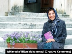 فریده مهدوی دامغانی پس از ترجمه [سانسورشده] کمدی الهی در ایتالیا برای این ترجمه جایزه گرفت