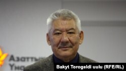 Азимбек Бекназаров.