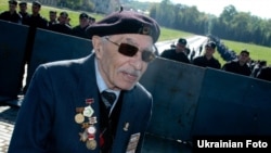 Марсове поле з могилами радянських воїнів перекрите за рішенням суду про заборону політичних акцій