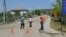Cu ajutorul migranţilor, la Gura Galbenă au fost reparate drumurile (Foto: PNUD Moldova)