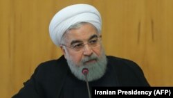 صدها خبرنگار و روزنامه‌نگار در نامه‌ای به حسن روحانی وعده بازگشایی انجمن صنفی روزنامه‌نگاران ایران را به او یادآور شده بودند