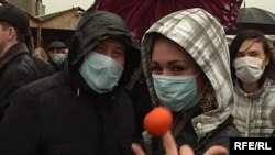 Орусиянын Калининград шаарындагы Советтер Үйү аянтында жаштар нааразылык жыйынын флэш-моб усулунда өткөрүштү. 2010-жылдын 20-марты.