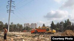 Azerbaijan -- Transfer of graves from Narimanov cemetery in Baku, Sep2007