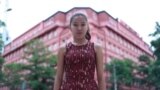 Айгерим Бирназарова рассказывает о студенческом общежитии. Оператор - Айдар Абдыкулов.