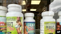 بسیاری از داروهای لاغری با تأثیر بر هورمون‌های گرسنگی، اشتها را مهار می‌کنند. اما مصرف طولانی‌مدت آن‌ها ممکن است با عوارضی همراه باشد