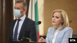 Сийка Милева, говорител на прокуратурата, представи в сряда разследването на взривове в България и на отравянето на оръжейния търговец Емилиян Гебрев.