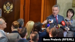 Novinari i premijer Crne Gore Milo Đukanović