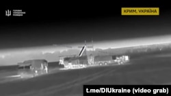Знищення в анексованому Криму радіолокаційної станції 92Н2Е в ніч з 1 на 2 листопада 2025 року. Скріншот кадру відео ГУР