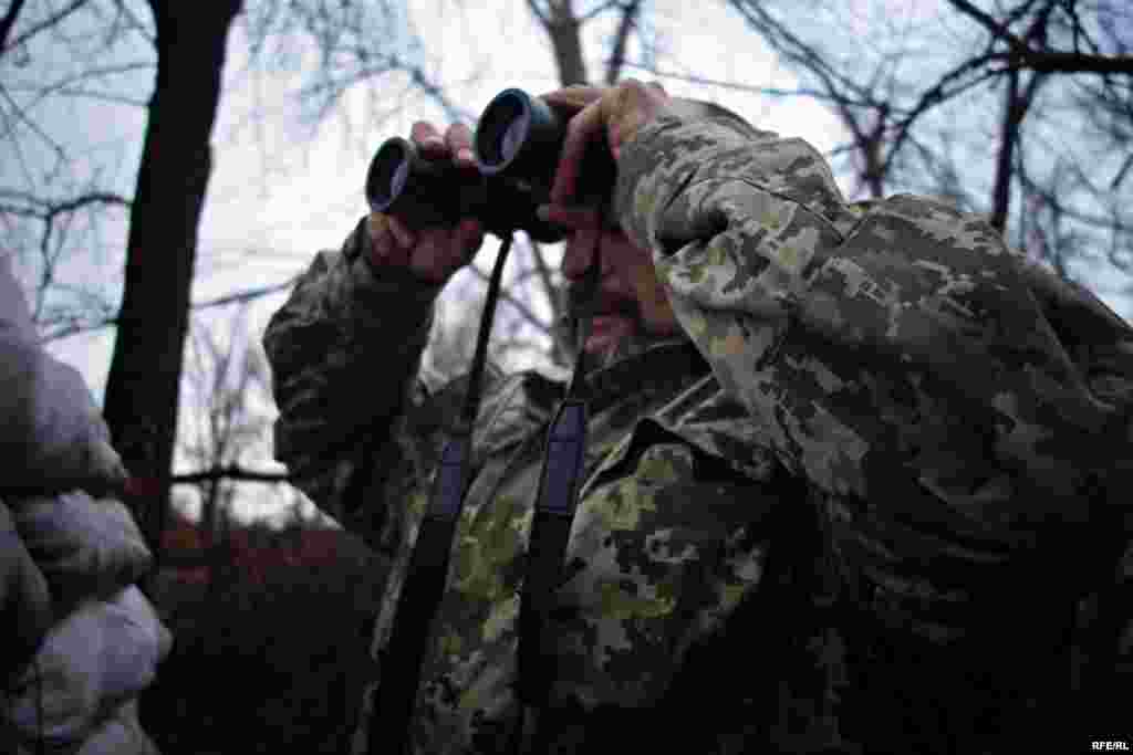 Український військовий з позивним &laquo;Лисий&raquo; пояснює, що поблизу лінії фронту діють розвідувальні групи супротивника
