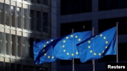 Steagul Uniunii Europene în fața cartierului general al Comisiei Europene, la Bruxelles