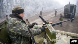 Українські бійці неподалік Світлодарська Донецької області (архівне фото)