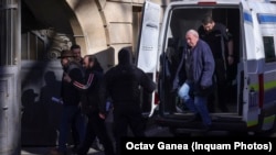 Direcția de Investigare a Infracțiunilor de Criminalitate Organizată și Terorism a cerut joi, 6 martie, arestarea a șase persoane pentru trădare. 