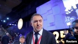 Miliardarul rus Oleg Deripaska participă la Forumul Economic Internațional de la Sankt Petersburg (arhivă)