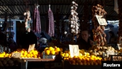 თბილისის ერთ-ერთი ბაზრის დახლი