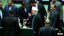 Ирандын президенти Хасан Роухани парламентке келген учур. 
