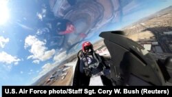 Льотчик пілотажної групи ВПС США «Thunderbirds»