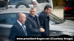 Kryeministri, Ramush Haradinaj, presidenti Hashim Thaçi dhe kryeparlamentari, Kadri Veseli. Foto nga arkivi 