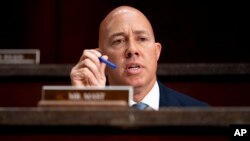 برایان مَست می‌گوید «انتخاب راه درمان» با علی خامنه‌ای است