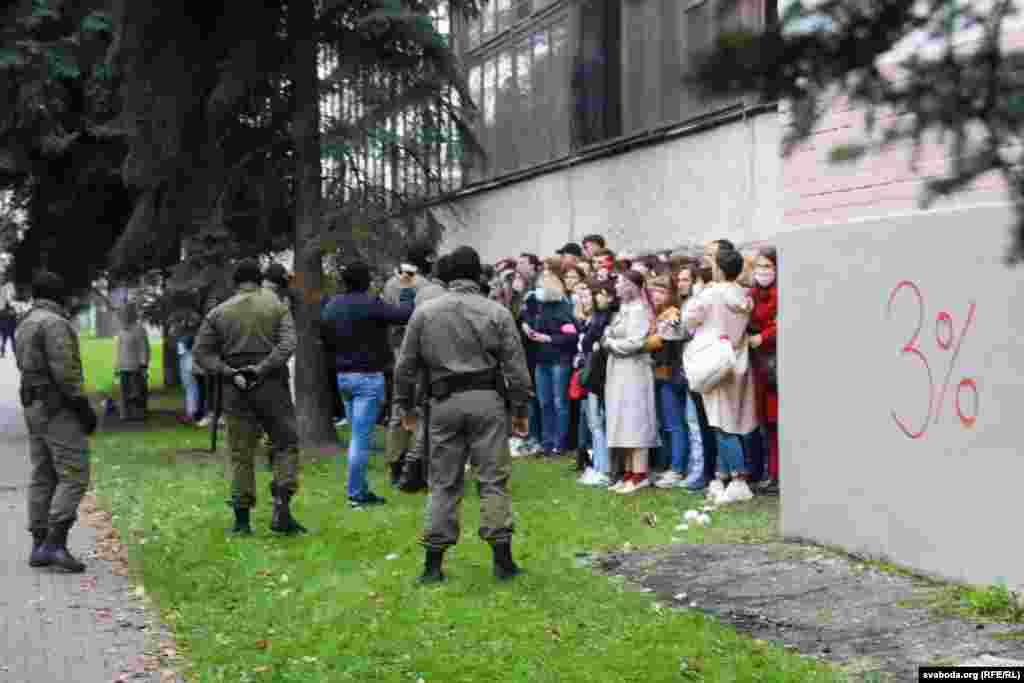 Білоруська служба Радіо Свобода повідомляла, що в Мінську на акції 8 вересня було затримано понад 50 осіб