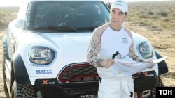 Президент Туркменистана Гурбангулы Бердымухамедов готовился к участию в авторалли