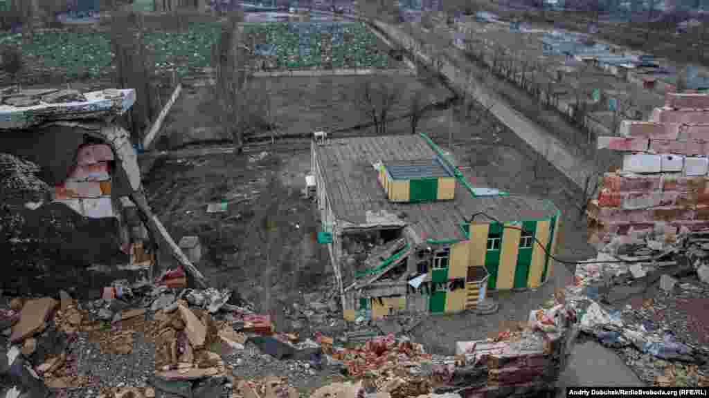 Результат влучення снаряду&nbsp; з іншого боку будинку