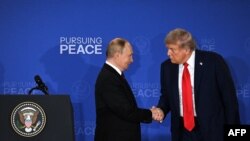 Presidenti i Shteteve të Bashkuara, Donald Trump, me presidentin e Rusisë, Vladimir Putin, në Alaskë, SHBA, 15 gusht.