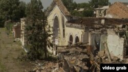 За даними поліції, у місті пошкоджені вісім багатоквартирних будинків