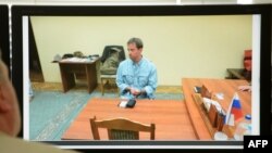 Орусия тыңчы деп шектеген Райан Кристофер Фогл. Сүрөт "Russia Today" телеканалынын сайтында жарыяланган. 