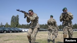 Тренировочное занятие украинских пограничников в лагере под Киевом, июнь 2015г.