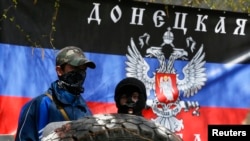 Про-російські активісти у Слов'янську, Донецька область, 15 квітня 2014 року