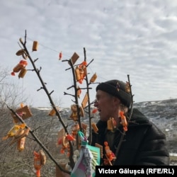 Moldova - Merg la casa cea pustie, Nicolae, Pus si simplu, Moldova, foto/docuemntar de Victor Gălușcă, aprilie 2021