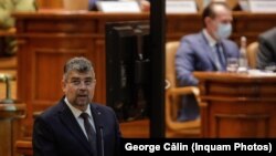 Marcel Ciolacu se află în aceste zile în prim-planul scenei politice după ce liberalii au deschis discuțiile cu PSD pentru o nouă majoritate și formarea unui nou guvern. Unele voci din zona politică îl dau pe liderul social-democrat ca posibilă variantă de premier. 