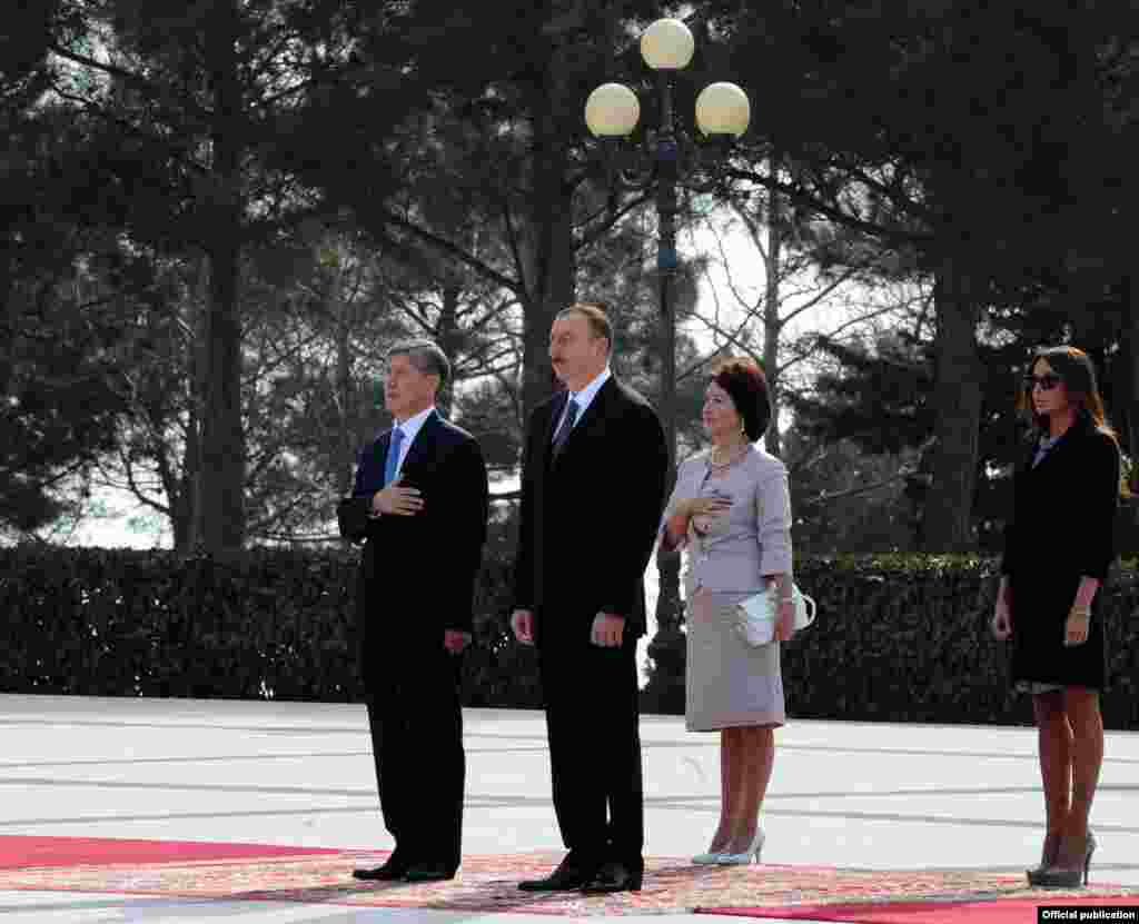 Официальный визит президента КР Атамбаева в Москву. 