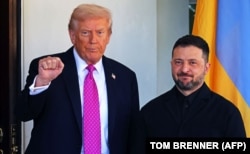 Президенти США та України Дональд Трамп та Володимир Зеленський перед зустріччю 17 жовтня 2025 року у Білому домі. Обидва потім погодились, що треба заморозити «лінію зіткнення» там, де вона є зараз