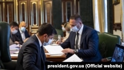 Зеленський провів селекторну нараду щодо катастрофи військового літака