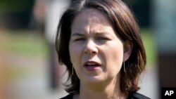 Анналена Бербок прибула до Києва 7 лютого, одночасно з трьома іншими міністрами закордонних справ: Австрії, Чехії і Словаччини