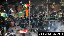 Sukobi policije i demonstranata u kampusu Univerziteta