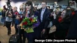 Laura Codruța Kovesi, la aeroportul Otopeni, după revenirea de la audierile de la Bruxelles pentru funcția de procuror șef european