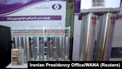 Noua generație de centrifuge iraniene prezentate cu ocazia Zilei Energiei Nucleare la Teheran, 10 aprilie 2021