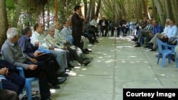 گزارش رسانه‌ها از ایران حاکی از افزایش نارضایتی بازنشستگان صنوف مختلف از وضعیت رفاهی و معیشتی‌شان در سال‌های اخیر است.