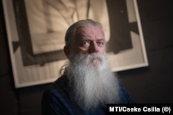 Nagy Bálint építész munkahelyén, a Budapest belvárosában 2009 óta működő FUGA kulturális központban